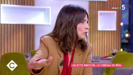 VOICI - Juliette Binoche émue aux larmes : ses confidences sur son passé de SDF