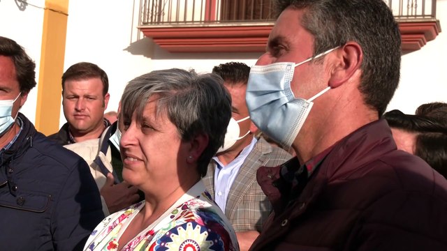 Moreno traslada el apoyo del Gobierno de Andalucía a los agricultores onubenses