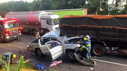 Acidente no Contorno Sul deixa motorista preso às ferragens; veja