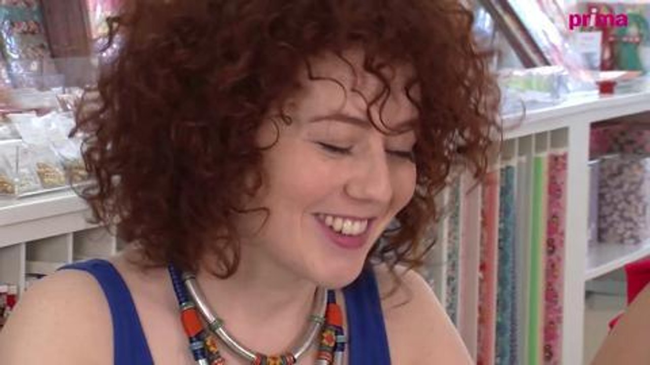 Blandine Bellavoir découvre l'origami chez Adeline Klam