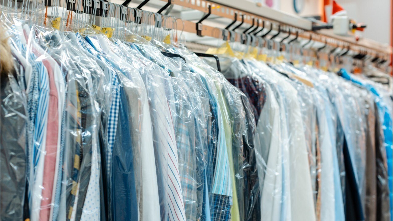 FEMME ACTUELLE - Coronavirus: Ces magasins et services qui restent étonnamment ouverts malgré le confinement