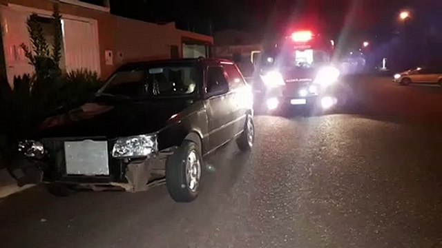 Menina sofre fratura na perna após colisão entre carro e moto