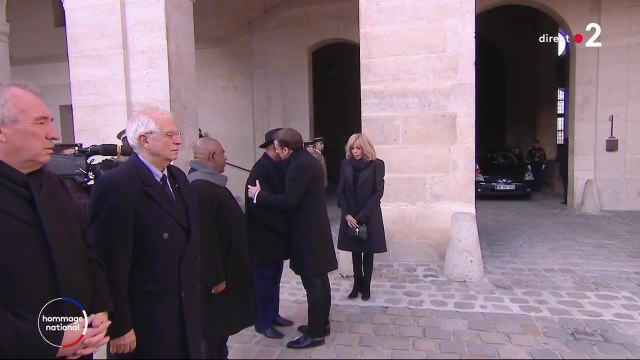 FEMME ACTUELLE - Hommage aux 13 soldats morts au Mali : la vive émotion d’Emmanuel et Brigitte Macron