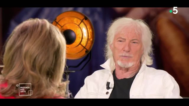 FEMME ACTUELLE - Hugues Aufray : ses propos bouleversants sur son grand frère mort à 27 ans