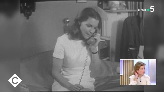 FEMME ACTUELLE - Sarah Biasini s’emporte à propos des portraits réducteurs de sa mère Romy Schneider