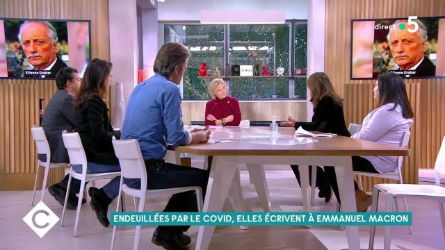 FEMME ACTUELLE - Sortez-moi de là, je vais crever : privée d'adieu à son père Étienne Draber, Stéphanie Bataille évoque l'enfer de ses derniers jours