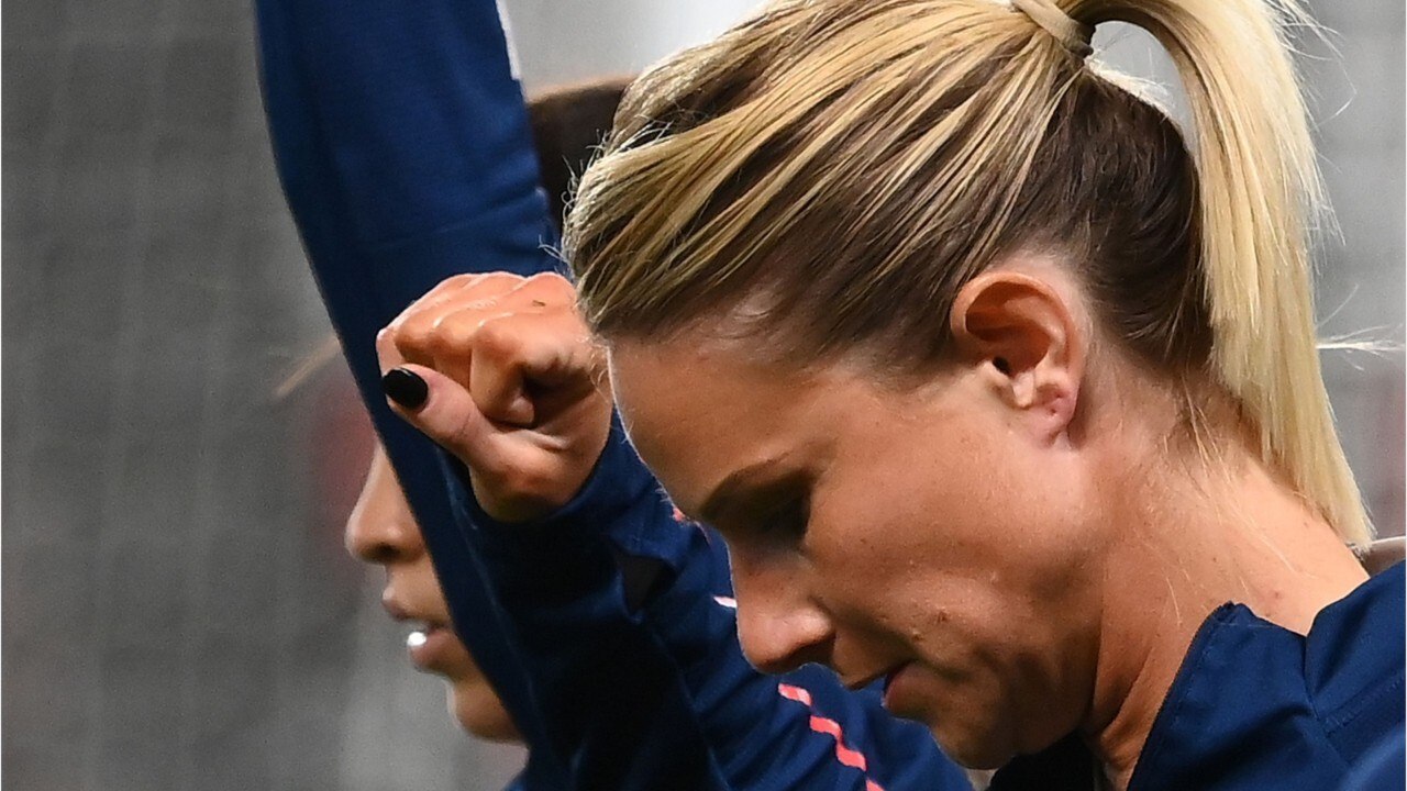 FEMME ACTUELLE - Amandine Henry, Wendie Renard… le football féminin mobilisé contre les violences faites aux femmes