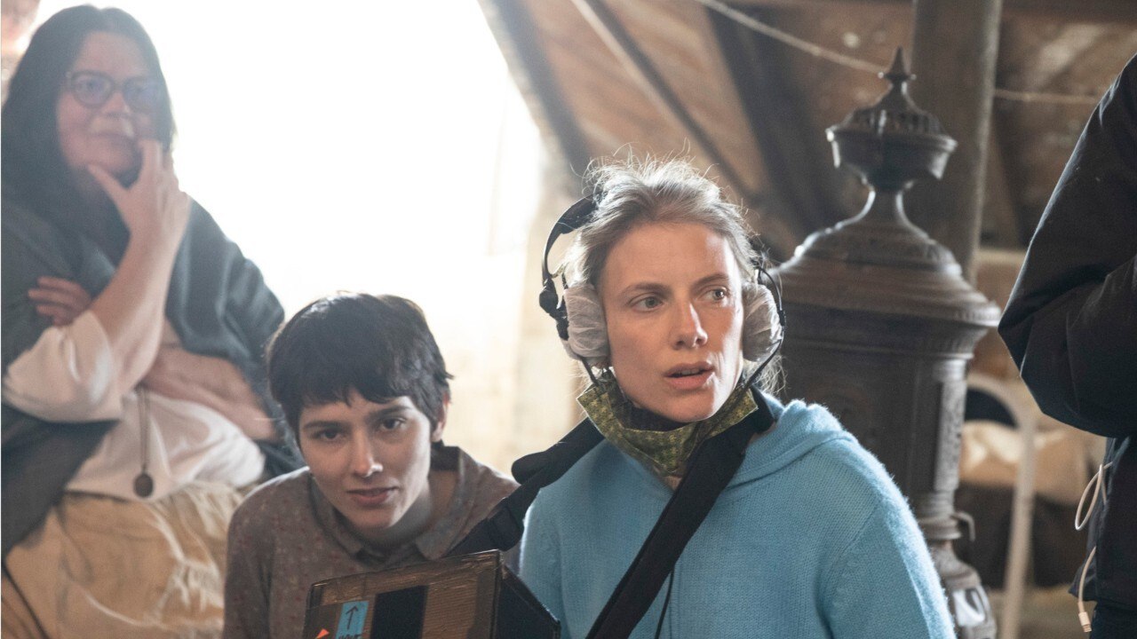 FEMME ACTUELLE - Mélanie Laurent: "Le confinement m'a permis de passer plus de temps avec mes enfants"