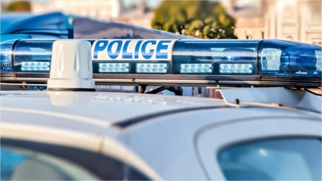 FEMME ACTUELLE - Reconfinement : une fête clandestine réunit une centaine de personnes à Paris