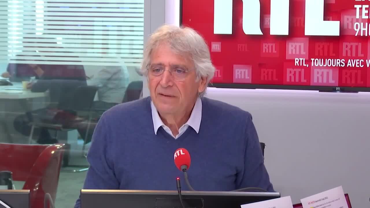 FEMME ACTUELLE - Barbara : ce jour où la chanteuse a offert 1m3 de préservatifs à Yves Duteil !