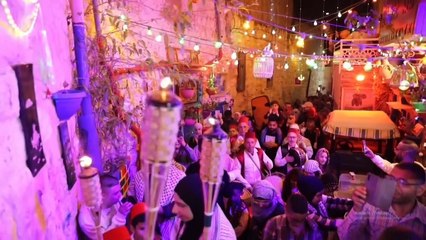 Ratusan Umat Muslim Hadiri Penyalaan Lentera Raksasa di Yerusalem