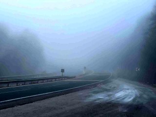 Düzce - Zonguldak D-655 Karayolu'nda sis etkili oluyor