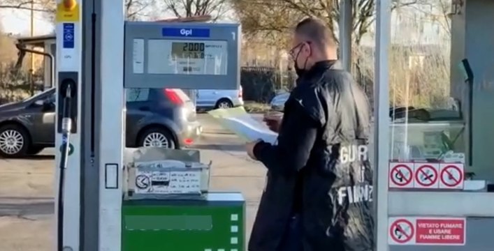Monza - Controlli su caro carburante: denunce e sanzioni (06.04.22)