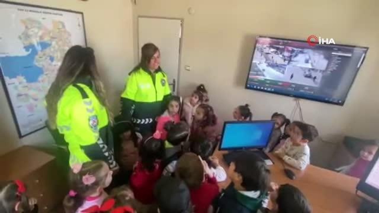 Son dakika haber: 10 Nisan Polis Haftası nedeniyle öğrenciler Trafik Denetleme Şube Müdürlüğünü ziyaret ettiler