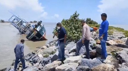 น้ำป่าซัดเรือประมงลอยเคว้งกลางทะเลกว่า 30 ลำ วอนหน่วยงานช่วยเหลือด่วน