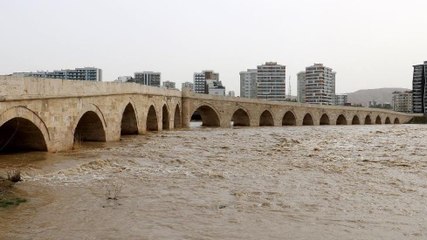 Türkiye’nin en uzun nehri eriyen karlarla coştu