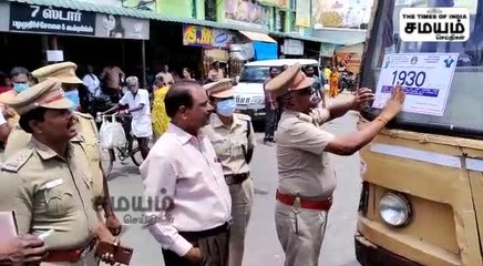 சைபர் கிரைம்; ஸ்டிக்கர் ஓட்டி விழிப்புணர்வு ஏற்படுத்திய விருதுநகர் எஸ்பி!