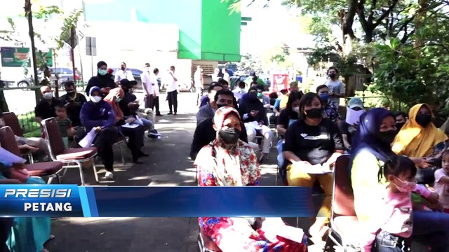 Ditlantas Polda Metro Jaya Gelar Vaksinasi di Pasar Induk Kramat Jati