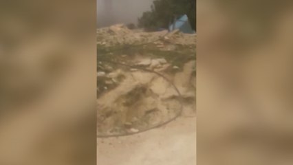 Coşkun ailesinin başına haftada 2 gün taş yağıyor