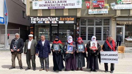 Son dakika haber... Muş'ta evlat nöbeti tutan aile sayısı 31'e yükseldi