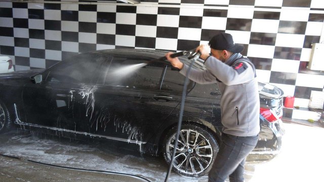 İstanbul’da oto yıkamacılarda çamur yoğunluğu