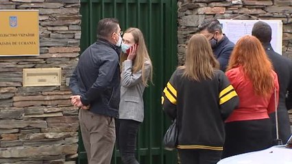 Una delegación de Porcelanosa acude a la Embajada de Ucrania en Madrid