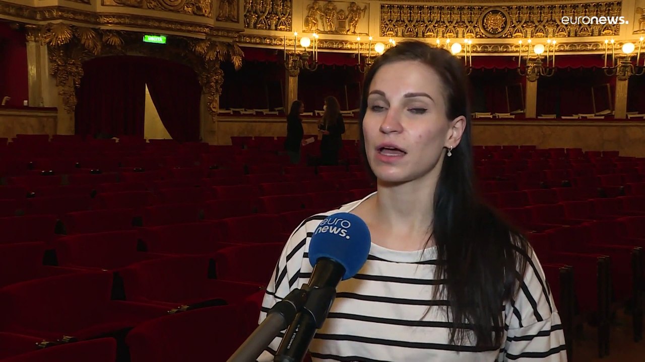 Russische und ukrainische Primaballerinen tanzen für den Frieden