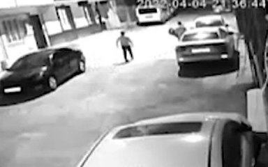 7 ARACIN LASTİĞİNİ KESERKEN GÖRÜNTÜLENEN 3 ŞÜPHELİ YAKALANDI