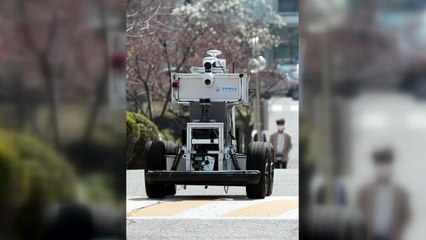 인하대, 방범 활동하는 자율주행 무인로봇 시연 / YTN