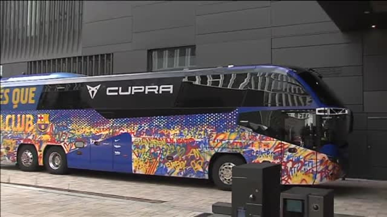 El Barça ya está en Frankfurt con la baja de última hora de Memphis Depay