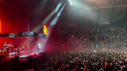Sam Fender stops Newcastle gig halfway through