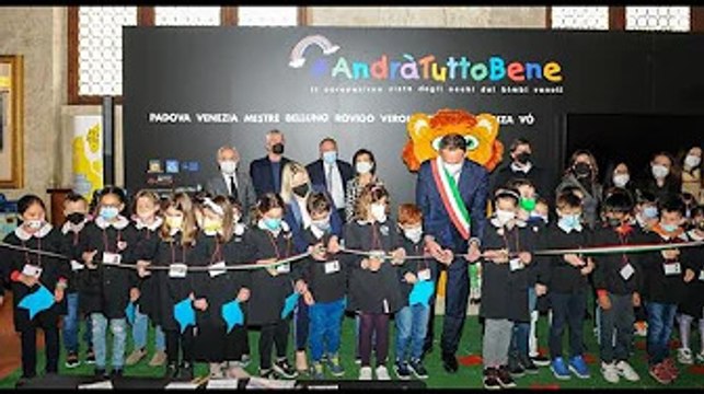 “AndràTuttoBene”: a Palazzo dei Trecento in mostra i disegni dei bimbi durante la pandemia
