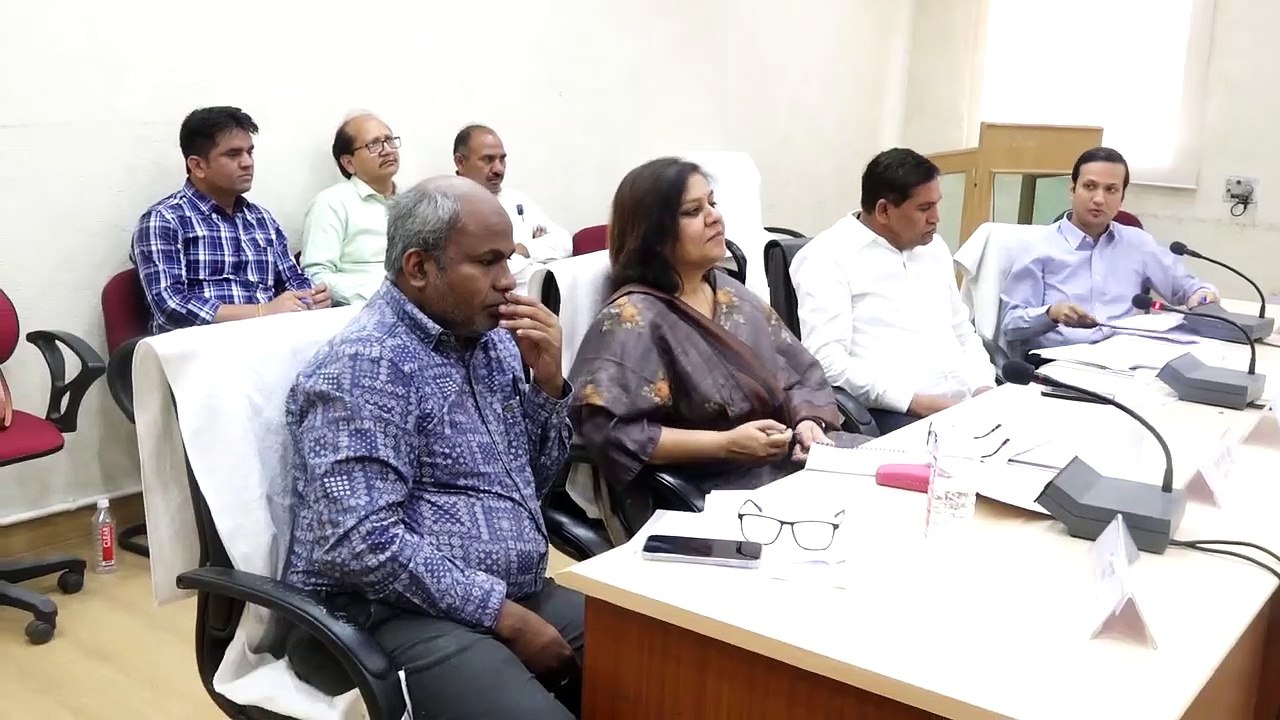 बजट घोषणा पर मंत्री ने मांगा जवाब, सुन्न पड़े अधिकारी