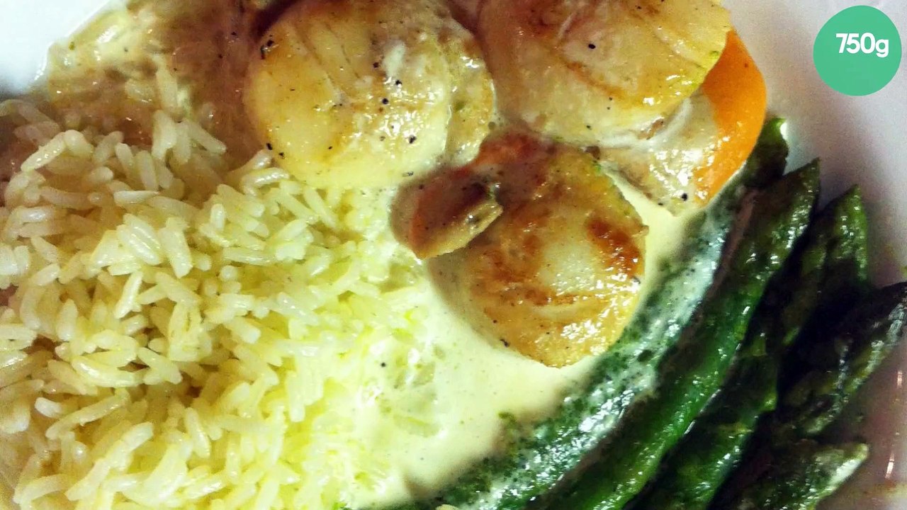 Noix de Saint Jacques sauce foie gras et asperges vertes