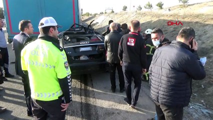 Makam şoförü feci kazada olay yerinde can verdi