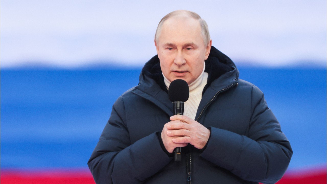 GALA VIDEO - Vladimir Poutine mystique : qui est Sergueï Choïgou, son mystérieux “chaman”?