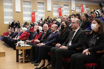 Son dakika: Bakan Soylu, polisler ve şehit polis yakınlarıyla belgesel izledi