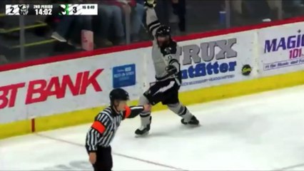 Hockey pro : De nouvelles portes s'ouvrent à Alexandre Soucy