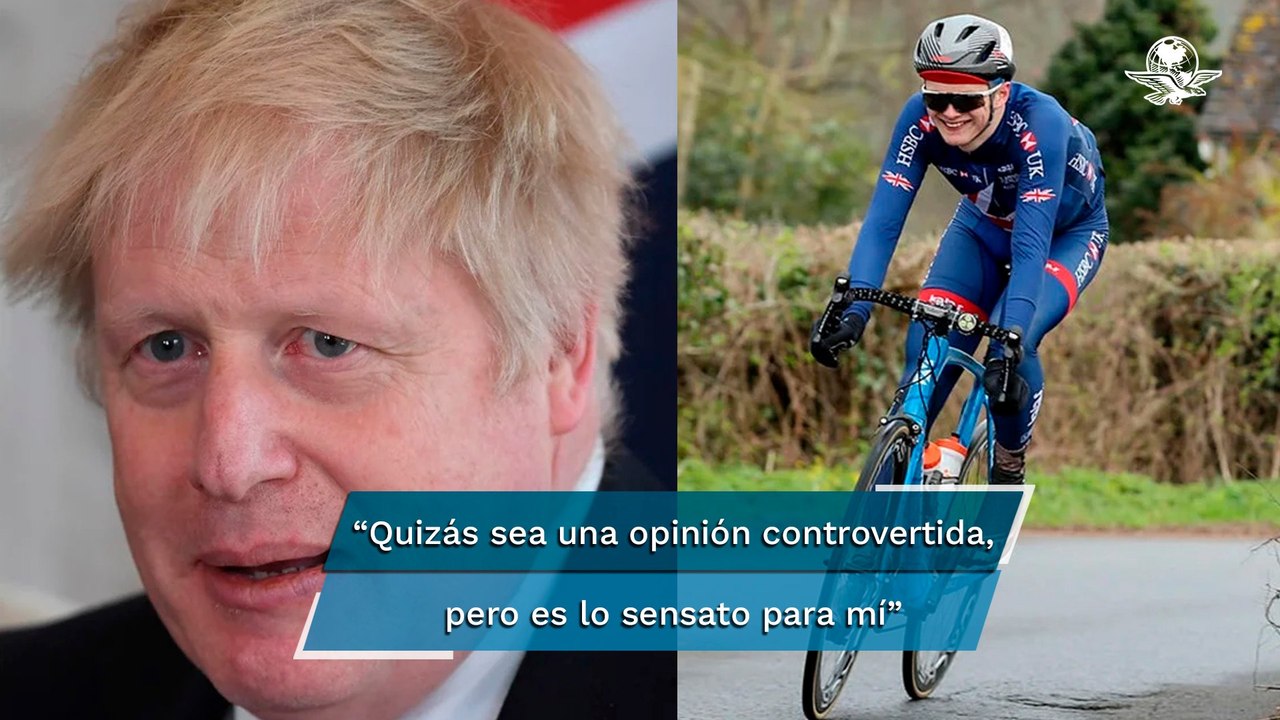 "No creo que hombres biológicos deban competir en eventos femeninos", dice Boris Johnson