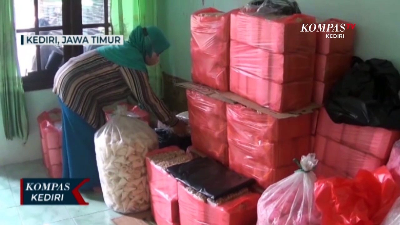 Produsen Opak Gambir Kebanjiran Pesanan