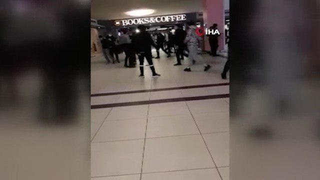 İki grup birbirine girdi, alışveriş merkezi savaş alanına döndü