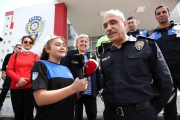 Son dakika haberi! Engelli kız çocuğu gazeteci olup emniyet müdürüyle röportaj yaptı