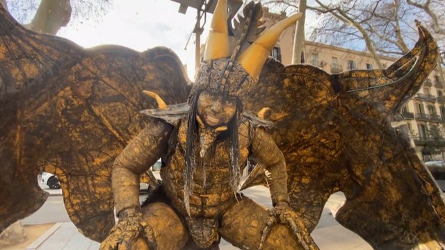 Seniman Jalanan di Barcelona yang Mencuri Perhatian