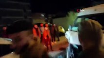 Sultanbeyli'de minibüsün park halindeki araçlara çarptığı kaza kamerada