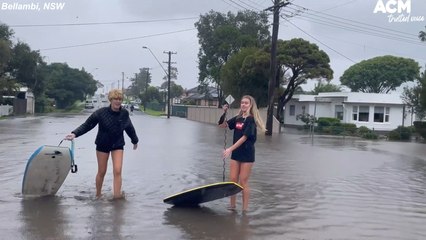 Descargar video: NSW flooded after heavy rainfall in Sydney, central and south coasts | April 7 2022 | ACM