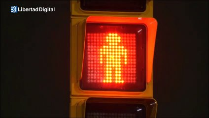 Inauguran el semáforo de Chiquito de la Calzada en Málaga: "¡Quiétorrr!"