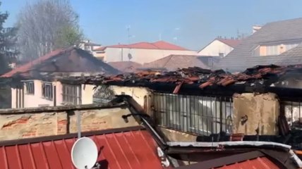 Pavia - In fiamme il tetto di un'abitazione (07.04.22)