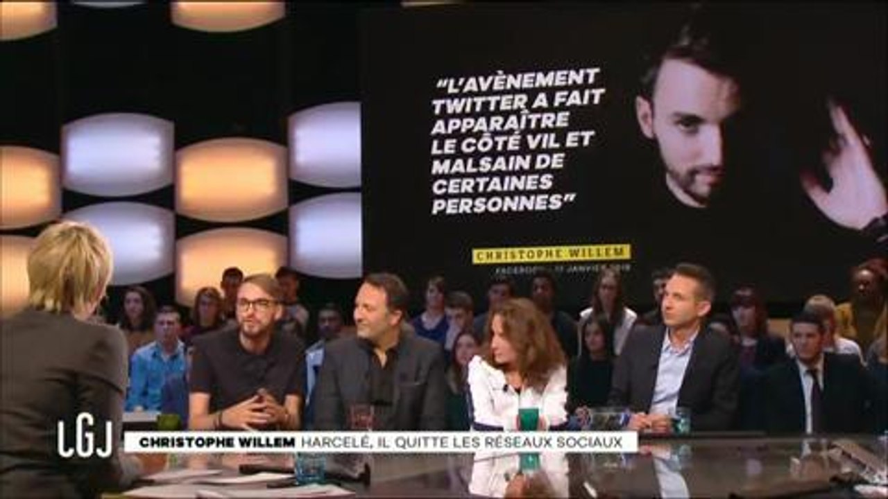 Sur le plateau du Grand Journal, Christophe Willem parle de Twitter "Ça m'a saoulé !"