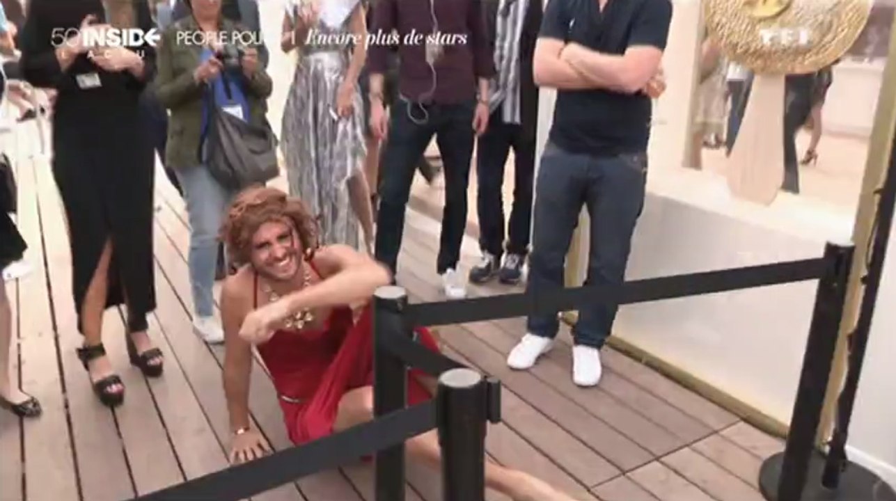 L'énorme chute de Christophe Beaugrand à Cannes déguisé en drag queen... Le Zapping people