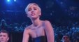 MTV Vidéo Music Awards : Miley Cyrus envoie un sans-abri récuperer son trophée !